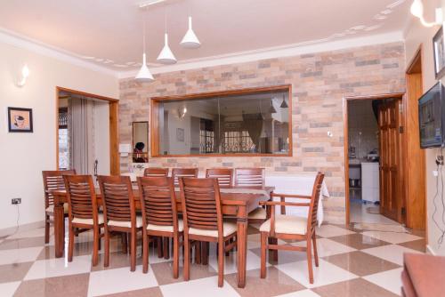 Televiisor ja/või meelelahutuskeskus majutusasutuses Fort Heights Homestay