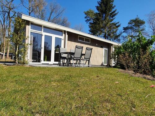 Spacious Chalet in Hoenderloo with Swimming Pool – Photos 5
