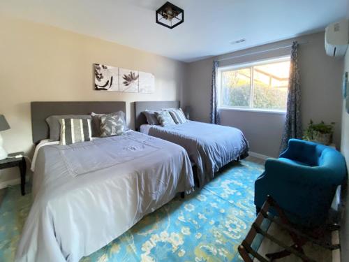 Llit o llits en una habitació de Apartment at Floras Lake Getaway