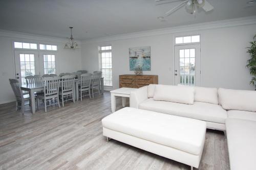 Admirals Quarters A – Photos 3