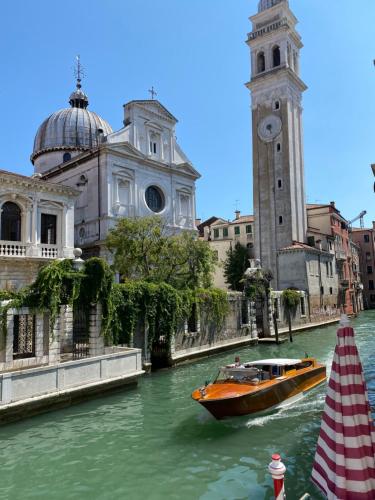 Photo de la galerie de l'établissement Wow suite 5 min from San Marco, à Venise