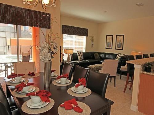4 Bedroom 3 Bath Beautiful Town Home In Kissimmee Resort, Kissimmee, United States