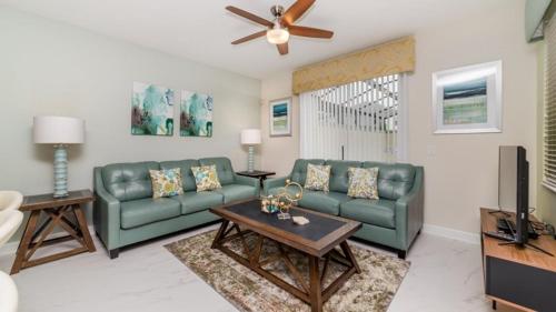 Stunning 4 Bedroom 3 Bath Town Home in ChampionsGate Resort, Davenport, Statele Unite ale Americii