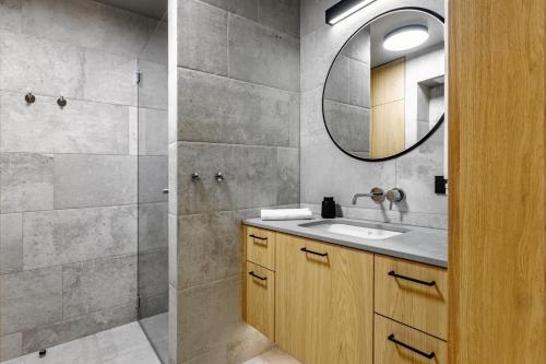 Apartamenty Premium NJ Lublin Centrum Basen & SPA tesisinde bir banyo