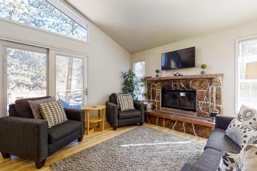 Romantic River Cabin #3475 – Photos 3