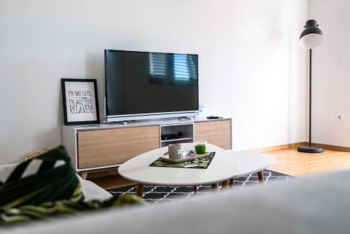 SUMMER NIGHT APARTMENT by DuHomes
