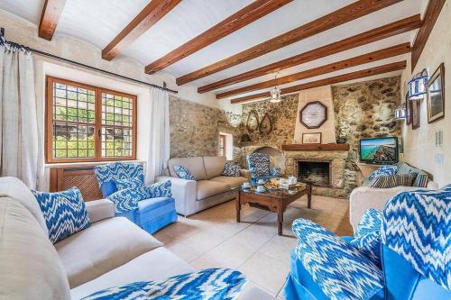 Finca Rafalet, Pollensa by Renthousing