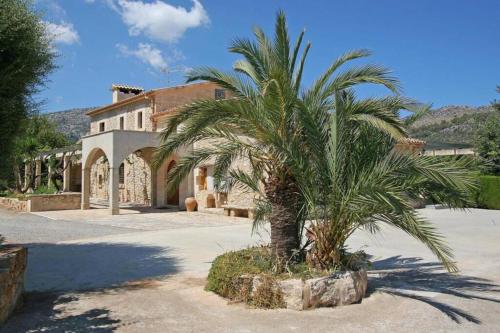 Finca Rafalet, Pollensa by Renthousing