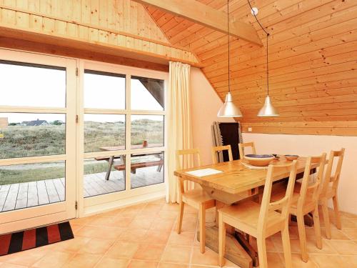 Gallery image of 6 person holiday home in Ringk bing in Klegod