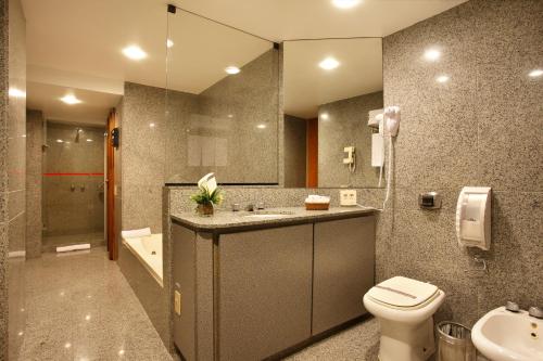 Majestic Rio Palace Hotel tesisinde bir banyo