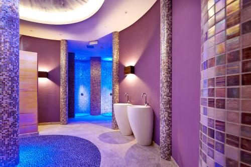 A bathroom at Wildkogel Resorts - DAS Wildkogel