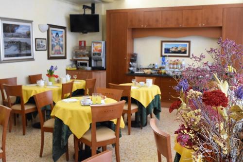 Restaurant o un lloc per menjar a Hotel Brennero