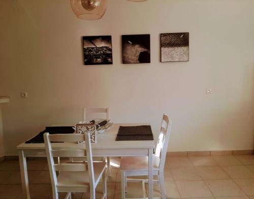 Foto dalla galleria di Villa Aspros - traditionell, ruhig und strandnah a Liapades