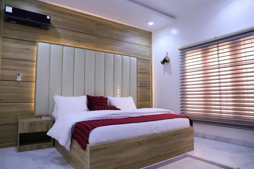 Легло или легла в стая в Rhodabode Apartments. A Luxury 3 bedroom bungalow.