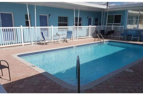 Bazén v ubytování Wave Resort, Studio A2, Beach steps away!Pool+WiFi nebo v jeho okolí