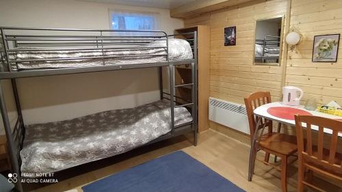 Ένα ή περισσότερα κρεβάτια σε δωμάτιο στο Lana Guest house