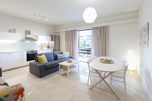 Effie's Cozy Beach Front Apartment