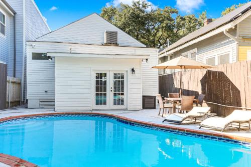 Lux Brand New! Beautiful House w/ Pool & Hot Tub, New Orleans (LA), United States
