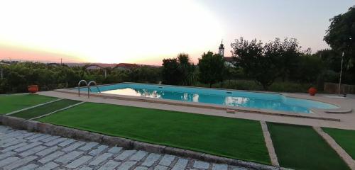 Piscine de l'établissement Giravillage ou située à proximité