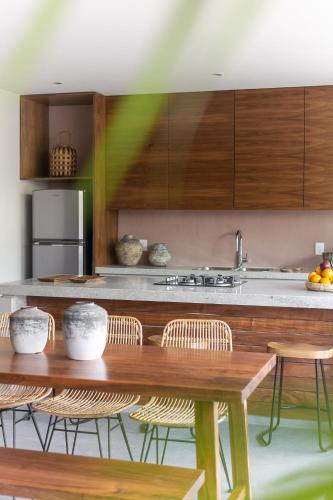 A cozinha ou cozinha compacta de Zereno Tulum Beach Club Access