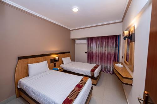 Noras Beach Hotel – Photos 4