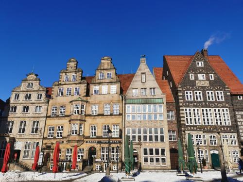 een groep grote gebouwen vooraan bij Die Birke in Bremen