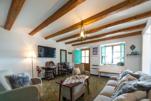Rustic Stone Villa Begovi Dvori- 15 minutes to Dubrovnik