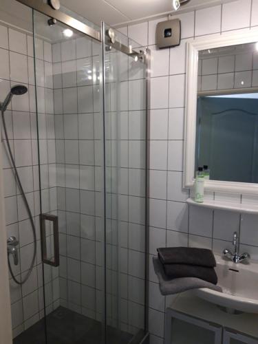 Et badeværelse på Vakantiehuisje gelegen op een kattensprong van Veerse Meer en Noordzee!