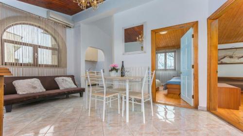 Apartment Dory by Rent Istria