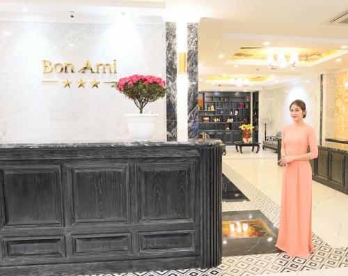 Členové personálu v ubytování Bon Ami Hotel - Thiên Xuân Hotel