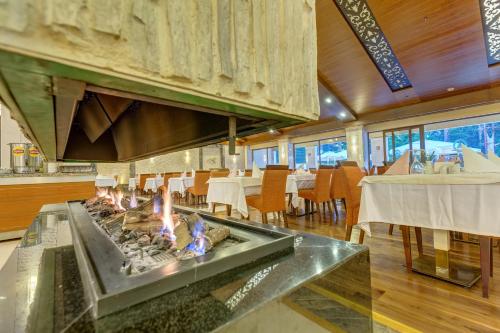 Restoran atau tempat lain untuk makan di Buyuk Abant Hotel