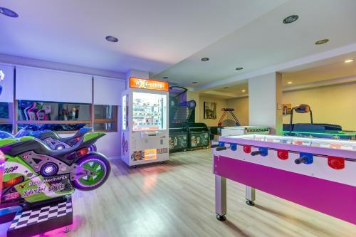 Bilik permainan di Buyuk Abant Hotel