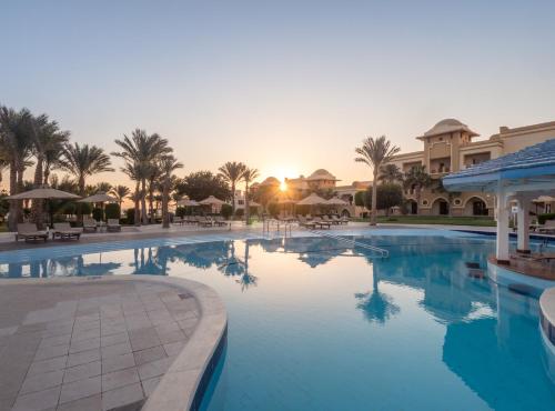 Piscine de l'établissement Serenity Alpha Beach - Ex Serenity Makadi Beach ou située à proximité