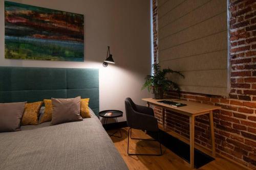 Posteľ alebo postele v izbe v ubytovaní Elegant Apartment Luminis in Krakow's Old City