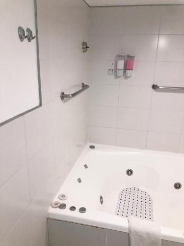 Ένα μπάνιο στο Hotel Valeria Apart & Hotel Spa