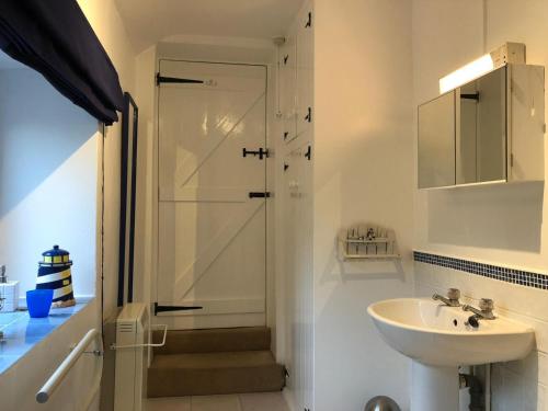 Bathroom sa Cottage with amazing views of the North York Moors