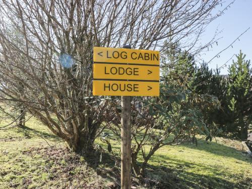Κήπος έξω από το The River Lodge