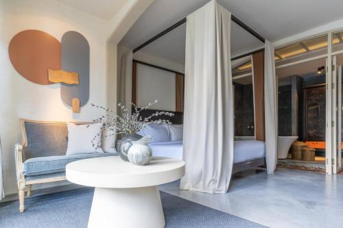 Ένα ή περισσότερα κρεβάτια σε δωμάτιο στο B House Samui