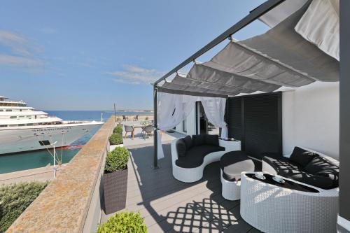 Stunning Sea View Apartment