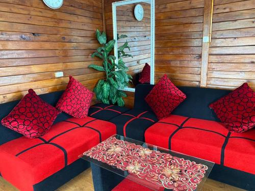 Posezení v ubytování RedDoorz Plus at Puncak Mas Cottage Lampung