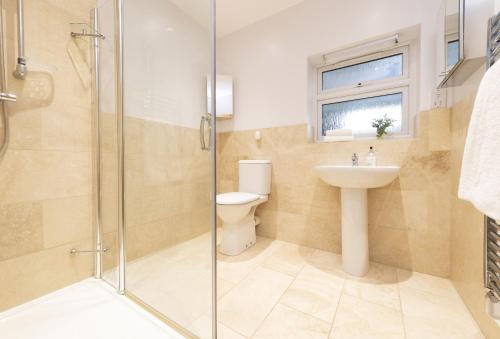 Koupelna v ubytování Wyndthorpe Cottage