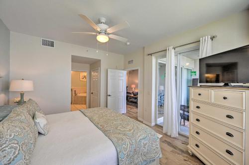 a bedroom with a bed and a ceiling fan at Luxury Golf Villa in Beautiful Lely Resort with Pool in Naples