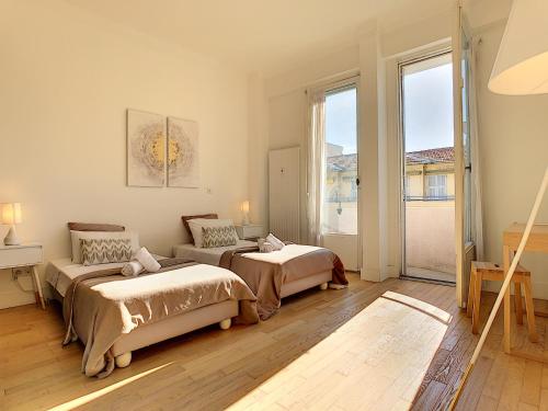 Nestor&Jeeves - GLORIA BEACH - Very close sea - Prestigious building