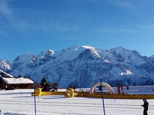 Gallery image of Mont Étape , F2, 42 m2, Calme, Vue Mt Blanc in Passy