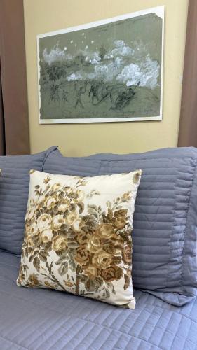 Χώρος καθιστικού στο Lightner Farmhouse B&B
