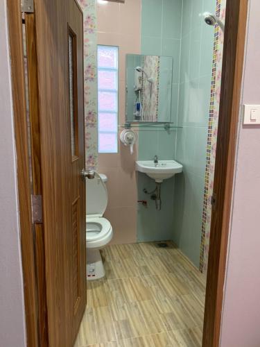 Koupelna v ubytování Green House Resort Praduyuen
