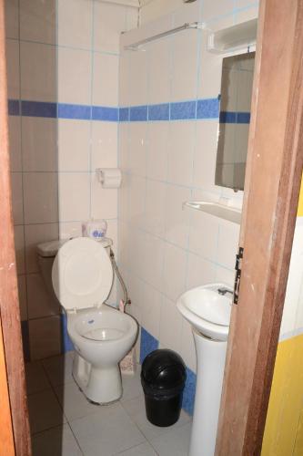 Ein Badezimmer in der Unterkunft Executive Suites & Apartments - VIP Services