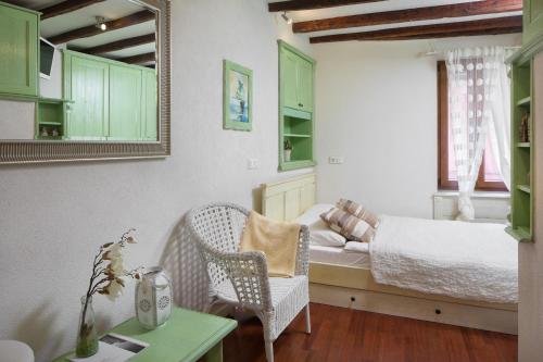 Studios Verde by Irundo