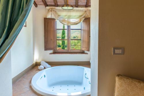 Gallery image of PODERE SAN BUONO 6, Emma Villas in Montepulciano