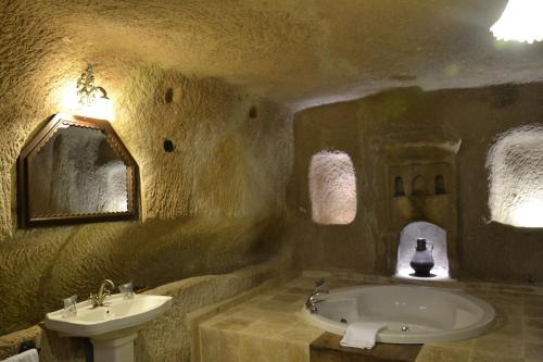 حمام في Cappa Villa Cave Hotel & Spa